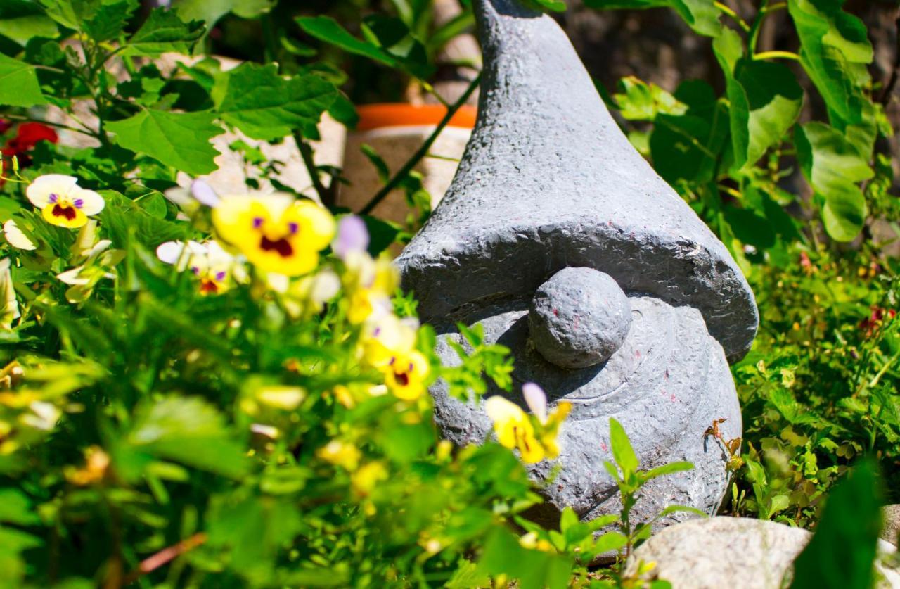 Schenna Garni Eden Bed & Breakfast Exterior photo